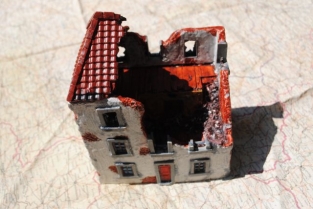 HMiH 34 Ruined Wartime Building Europe Scenery with Removeble Roof