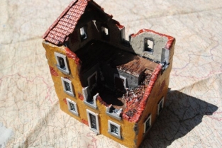 HMiH 35 Ruined Wartime Building Europe Scenery with Removeble Roof