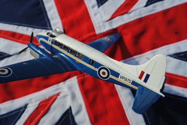 Avion Oxford 1/72 - DH 104 Devon C1 VP975 - Royal Aircraft - Neuf