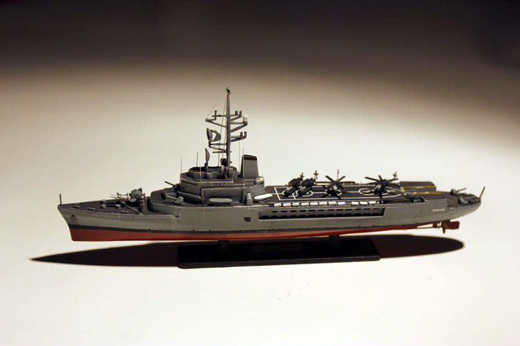 Revell 1/1200 French Helicopter Carrier Jeanne d'Arc 05896 R 97 