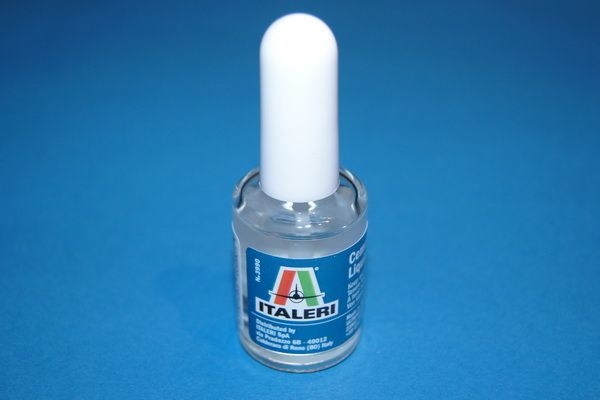 Italeri 3990 Liquid cement for Plastic / LIJM