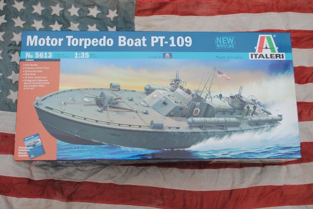 Motor Torpedo Boat PT-109 Plastic Kit 1:35 Model 5613 ITALERI 