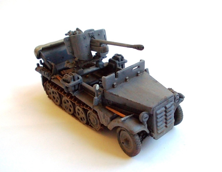 Caesar Miniatures 1//72 7209 WWII German Sd.Kfz.10 w//PaK 38 Half-Track Vehicle