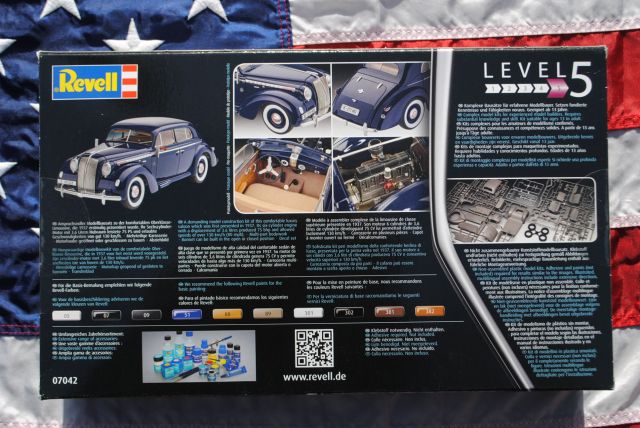 Revell 07042 ADMIRAL SALOON Luxury Class Car