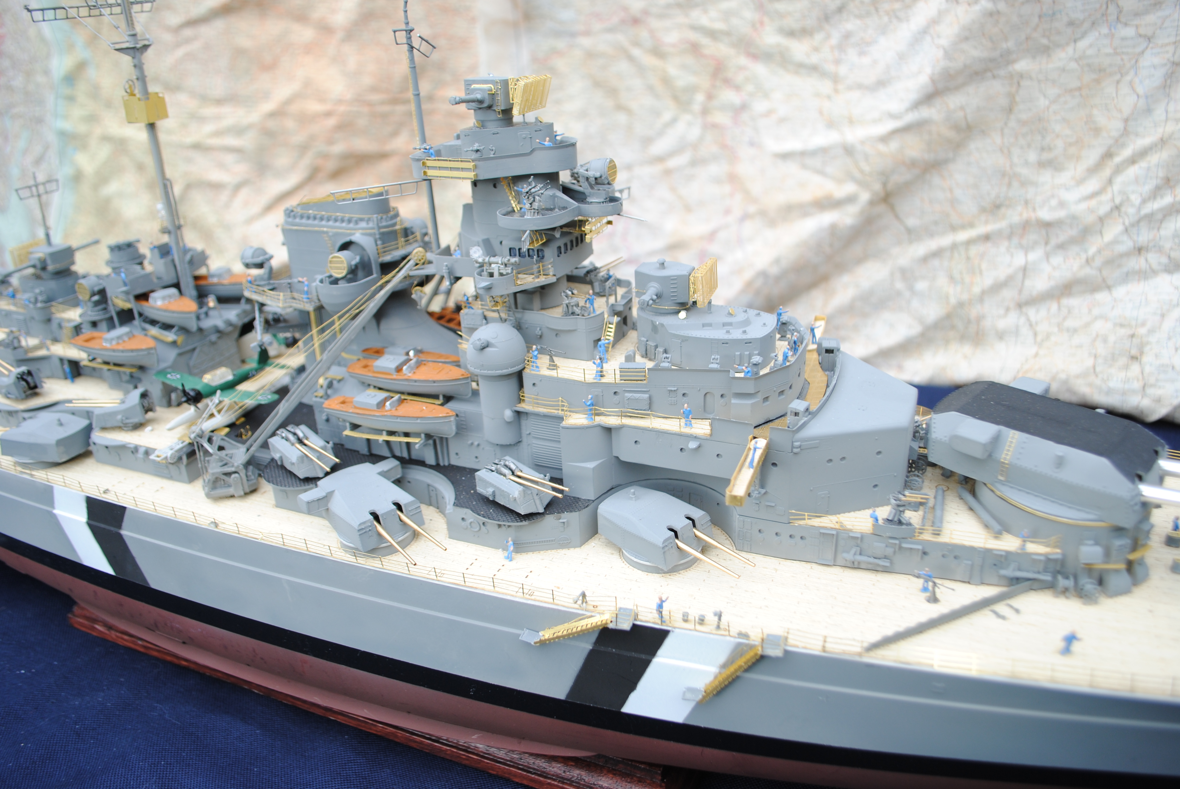 Trumpeter 03702 Bismarck Kriegsmarine Battleship 'construit pour l'affichage'