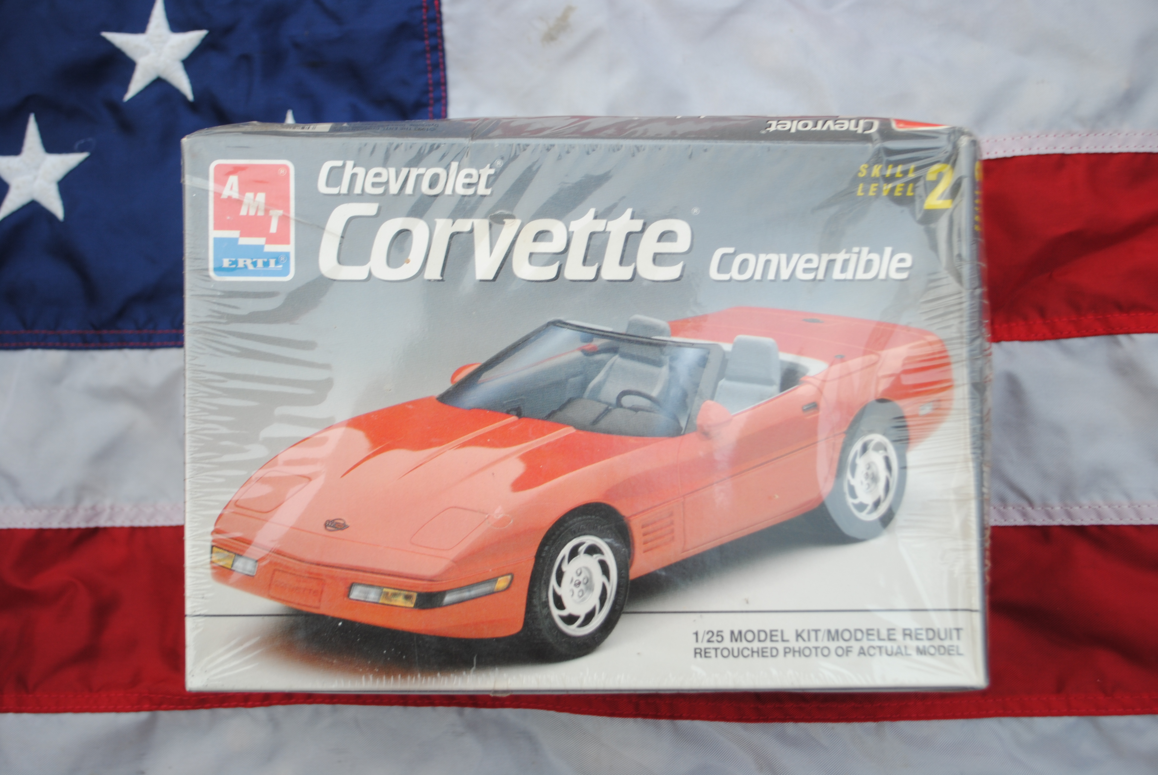 AMT / ERTL 8607 Chevrolet Corvette Convertible
