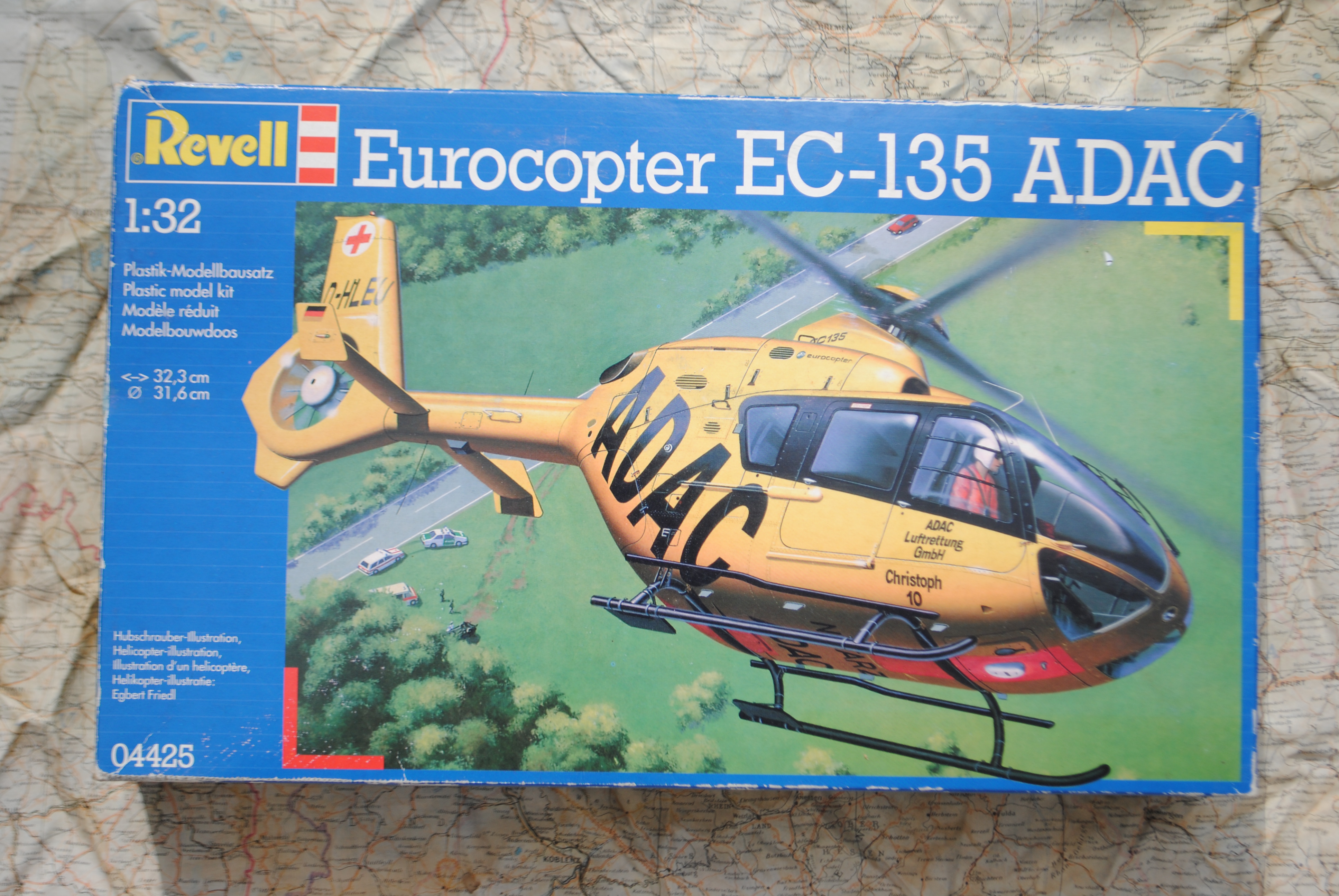 Revell 04425 Eurocopter EC-135 ADAC