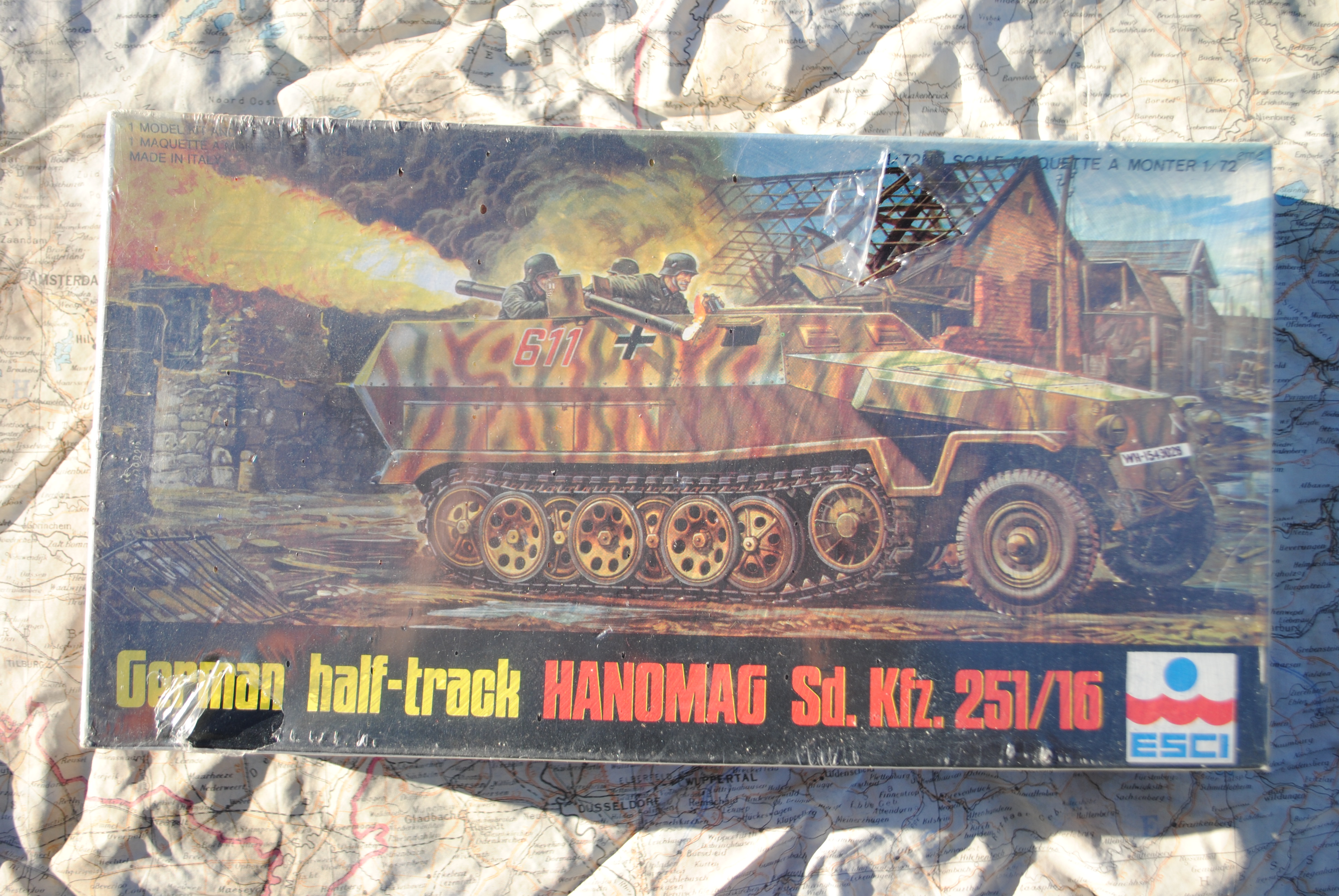ESCI 8055 German Half-Track Hanomag Sd. Kfz. 251/16