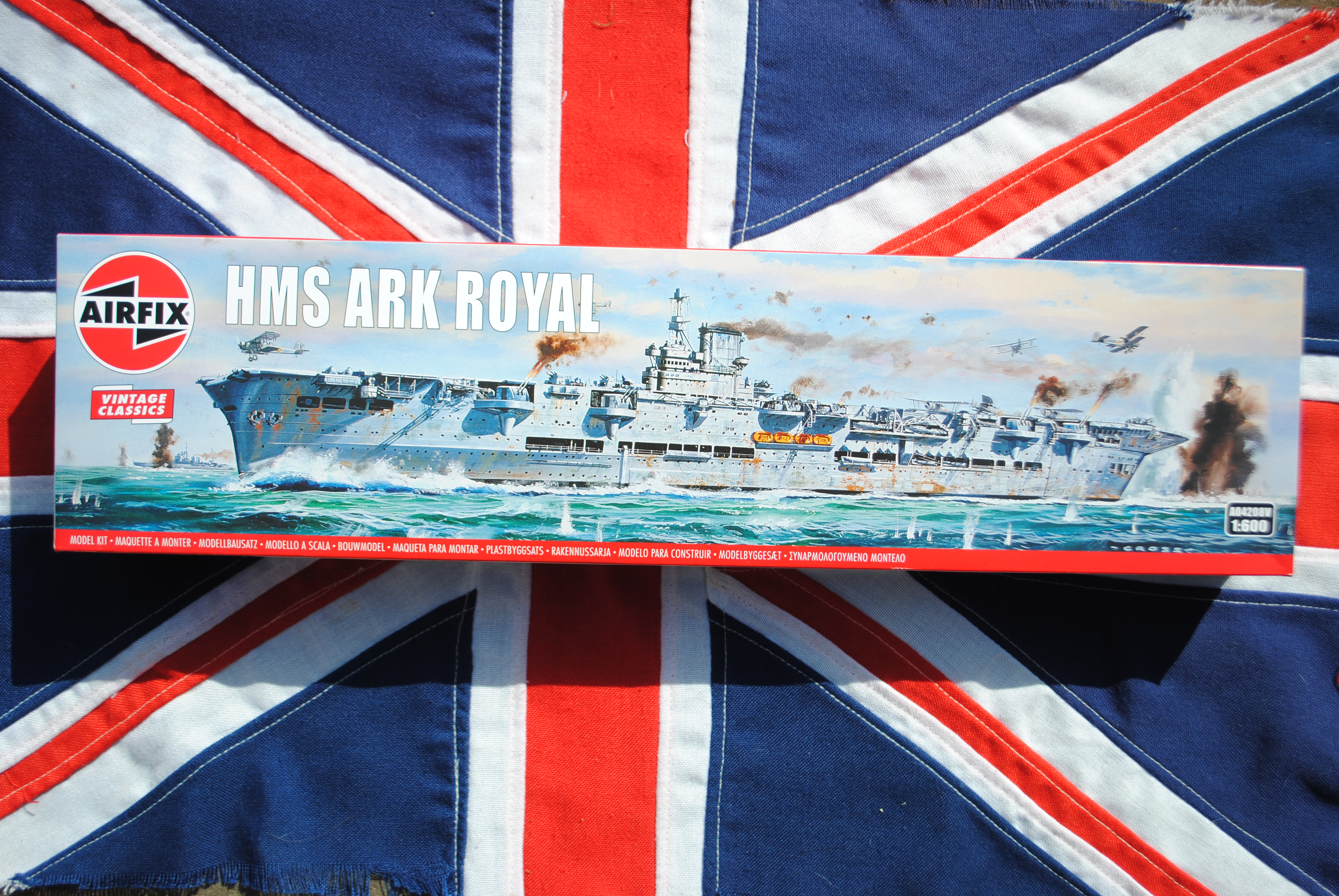Airfix A04208V HMS Ark Royal