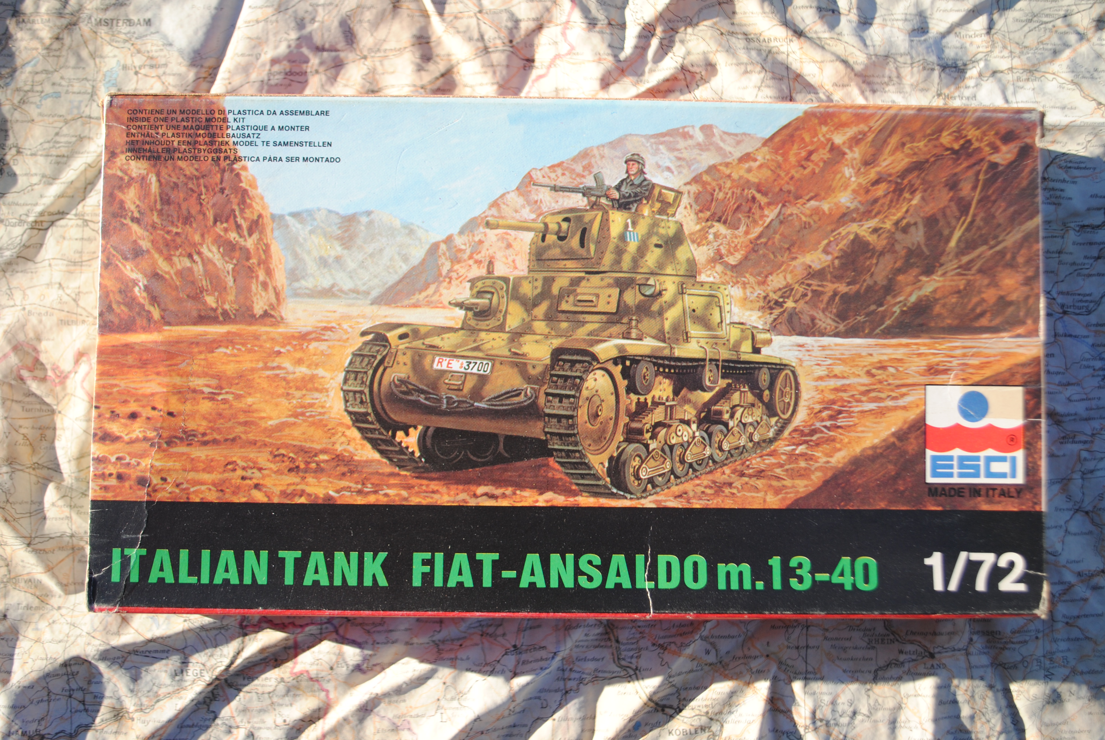 ESCI 8030 Italian Tank Fiat-Ansaldo m.13-40