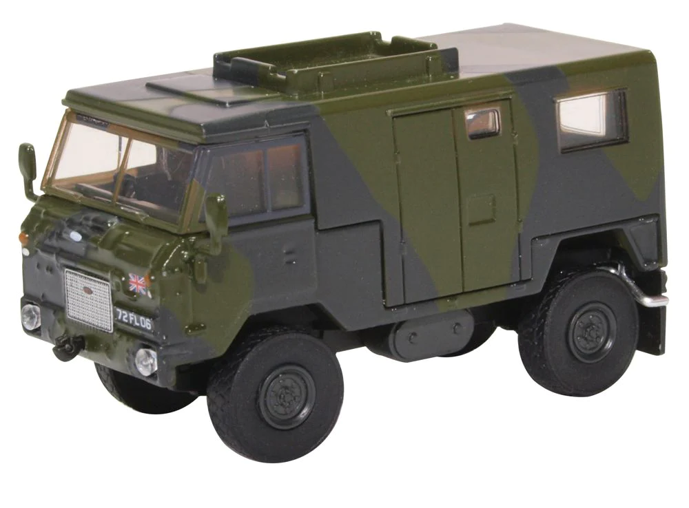 Oxford 76LRFCS001 Land Rover FC Signals Nato Green Camouflage