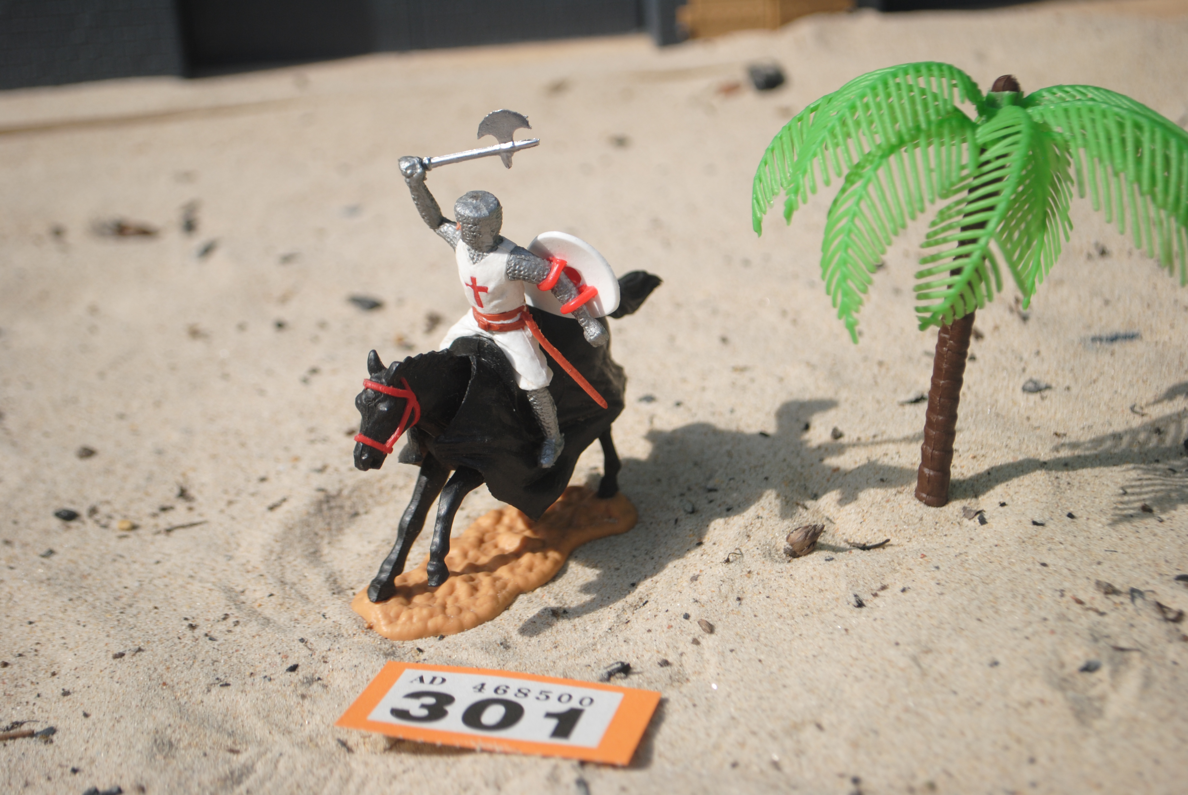 Timpo Toys O.301 Medieval Cruisader Riding 1st version 