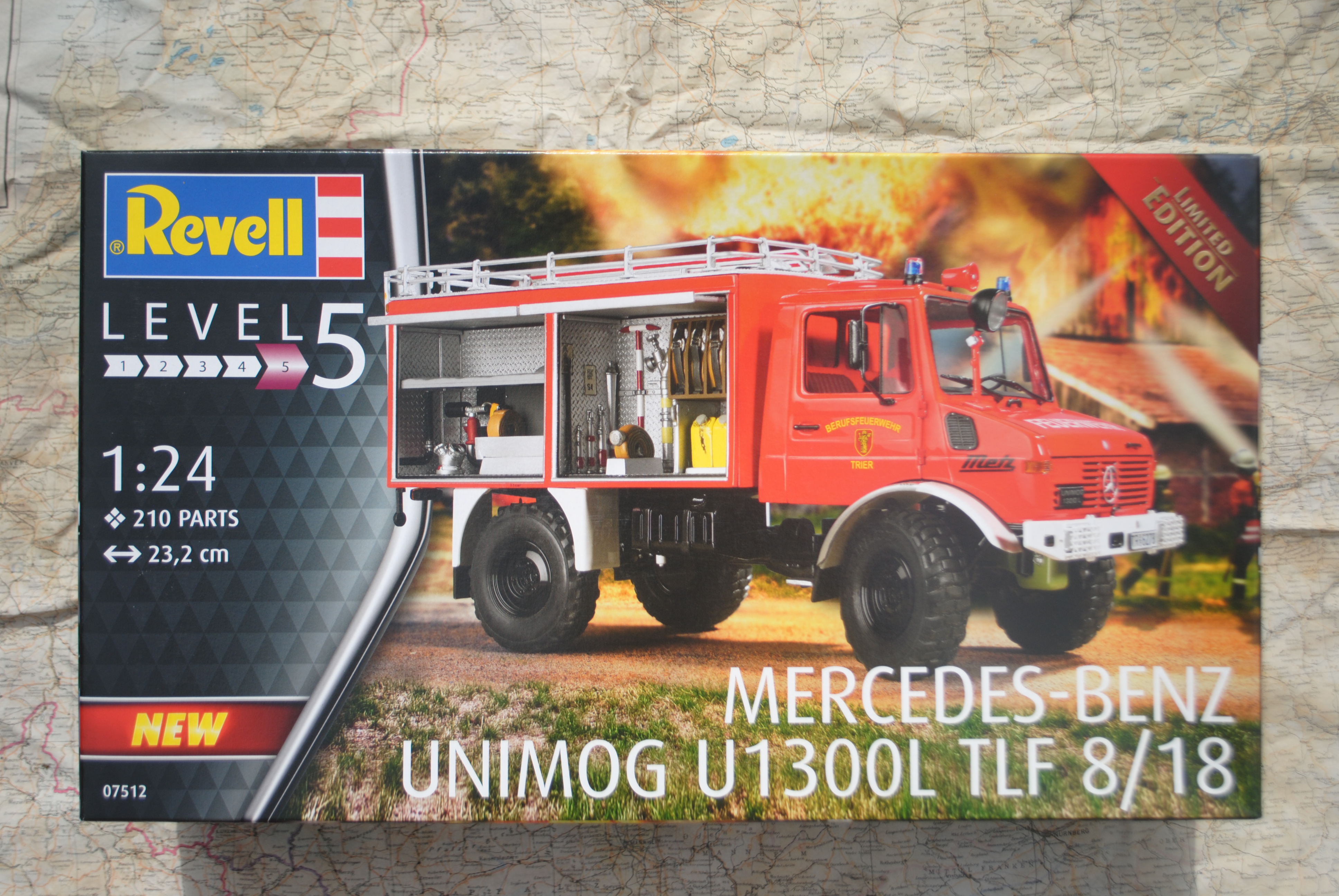 Revell 07512 Mercedes-Benz Unimog U 1300 TLF 8/18