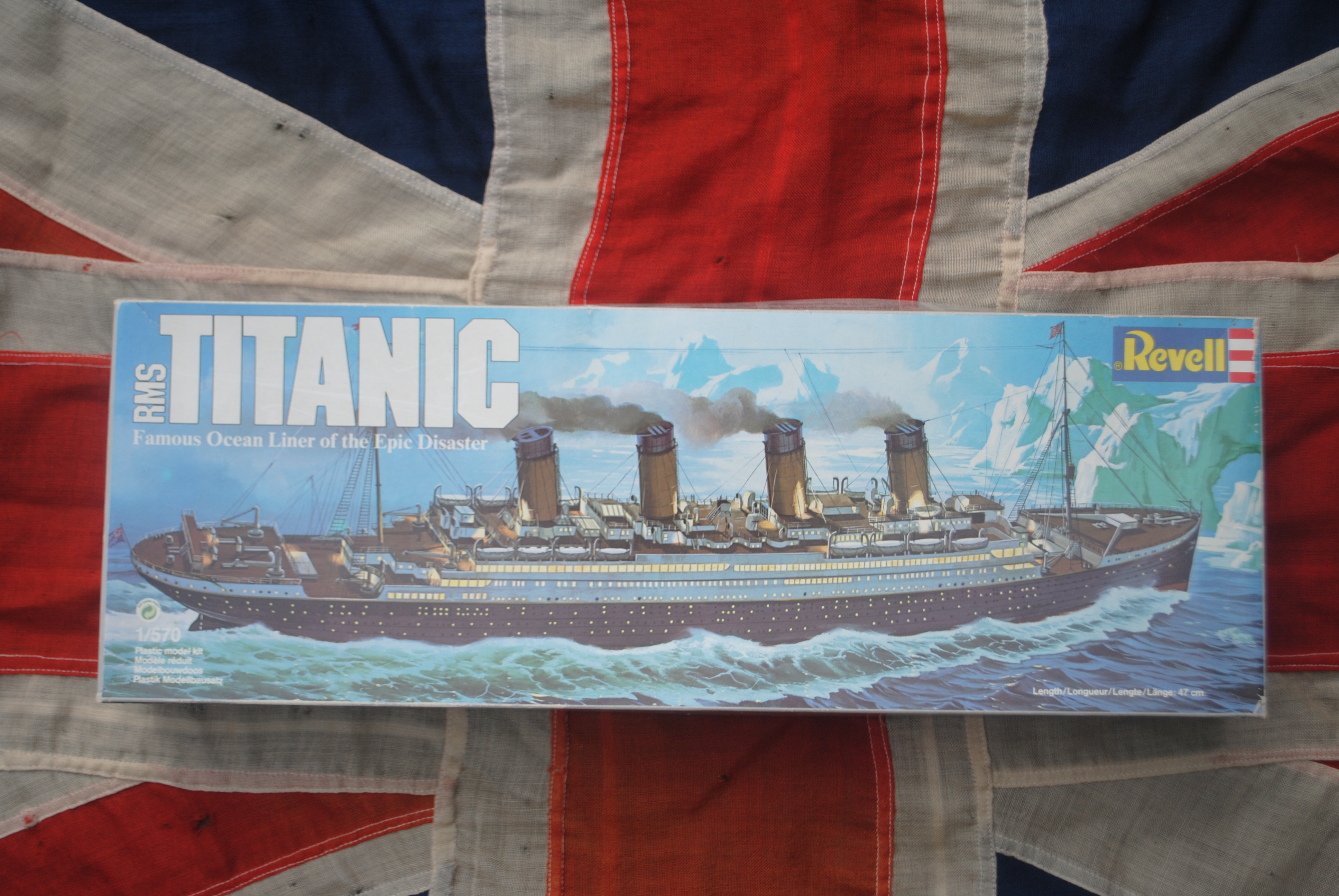Revell 5215 RMS Titanic Famous Ocean Liner of The Epic Disaster