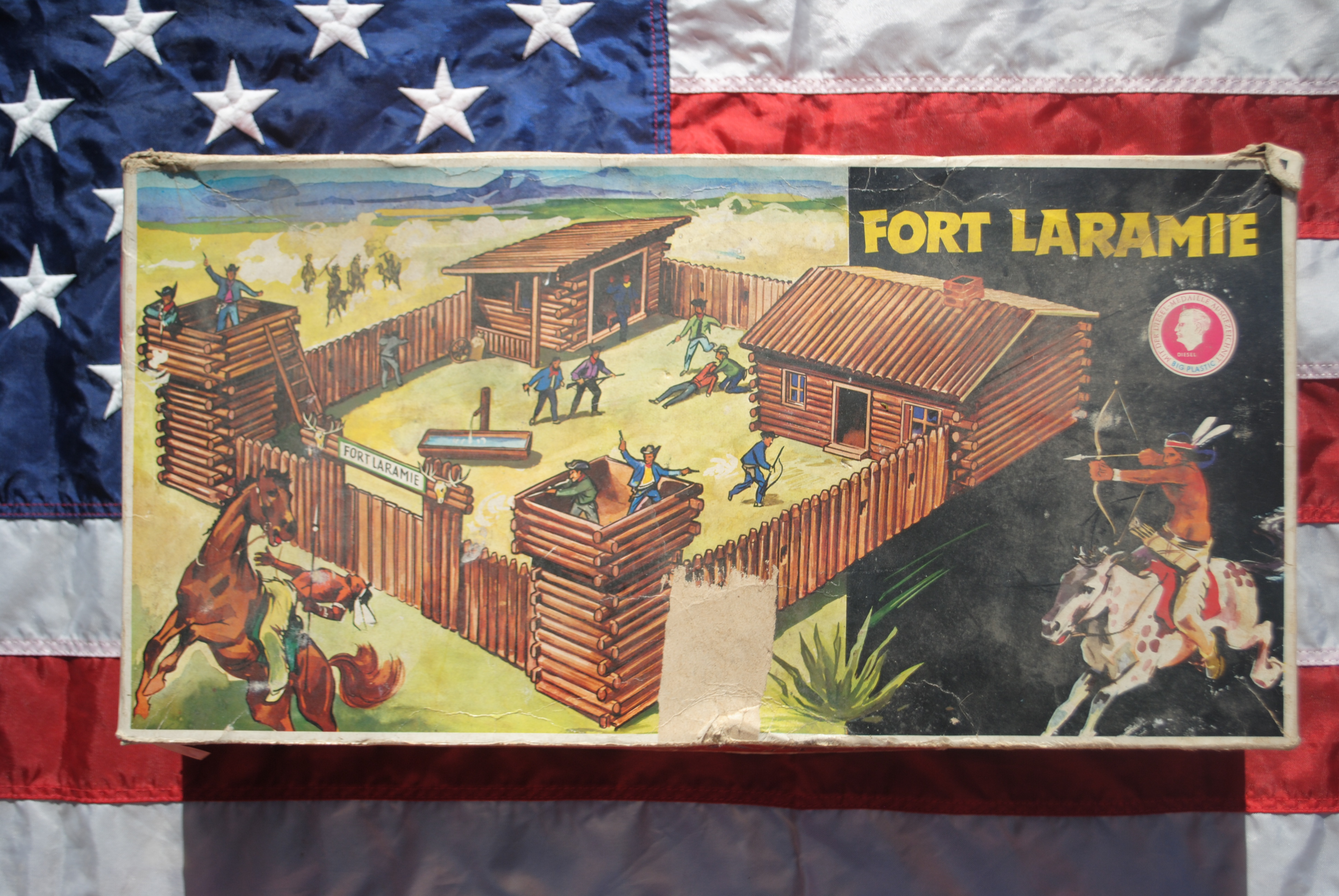 Timpo Toys / DBGM 47 Fort Laramie with figures