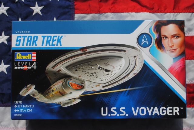 Revell 04992 U.S.S. VOYAGER Star Trek