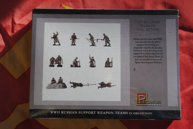 Pegasus hobbies 7274 WWII Russian Support Weapon Teams in Greatcoats