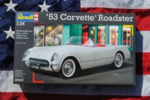 images/productimages/small/-53-Corvette-Roadster-Revell-07067-doos.jpg
