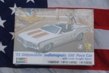 images/productimages/small/72-oldsmobile-indianapolis-500-pace-car-with-linda-vaughn-figure-revell-85-4197.jpg