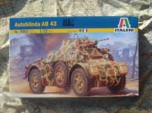 Autoblinda AB 43 Plastic Kit 1:72 Model 7052 ITALERI 