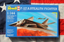 images/productimages/small/F-117-A-STEALTH-FIGHTER-U.S.Air-Force-Revell-04037-doos.jpg