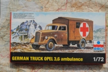 images/productimages/small/GERMAN-OPEL-BLITZ-AMBULANCE-ESCI-8035-doos.jpg