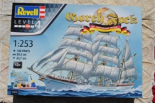 images/productimages/small/GORCH-FOCK-Schaal-1-253-Revell-05695-doos.jpg