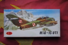 images/productimages/small/MiG-15-UTI-KP013-doos.jpg