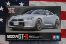 images/productimages/small/NISSAN-GT-R-Tamiya-24300-doos.jpg