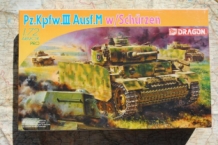 images/productimages/small/Pz.Kpfw.III-Ausf.M-with-Schurzen-Dragon-7323-doos.jpg
