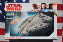 images/productimages/small/STAR-WARS-MILLENNIUM-FALCON-Revell-06718-doos.jpg
