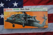 images/productimages/small/UH-60A-BLACK-HAWK-U.S.Army-Helicopter-Hobby-Craft-HC2202-doos.jpg