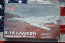 images/productimages/small/b-1a-lancer-supersonic-bomber-minicraft-14595-doos.jpg