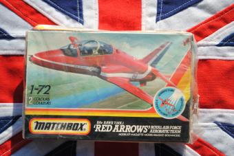 images/productimages/small/bae-hawk-the-red-arrows-matchbox-pk-27-doos.jpg