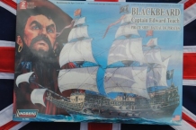 images/productimages/small/blackbeard-captain-edward-teach-pirate-ship-lindberg-70858-doos.jpg