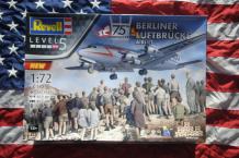 images/productimages/small/c-54d-75th-anniversary-berliner-luftbruecke-airlift-gift-set-revell-05652-doos.jpg
