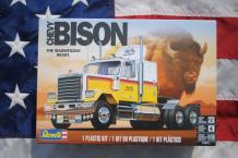 Revell 17471 Chevy Bison Semi Truck