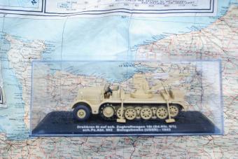 images/productimages/small/drehkran-6t-auf-sch.-zugkraftwagen-18t-sd.kfz.-91-.-sch.pz.abt.-502.-bologubowka-ussr-1943-atlas-bn104-doos.jpg