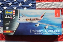 images/productimages/small/emirates-a380-800-united-for-wildlife-aircraft-model-revell-03882-doos.jpg