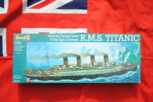 Revell 05215 Famous Ocean Liner of the Epic Disaster R.M.S. Titanic