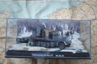 images/productimages/small/flakvierling-sd.kfz.-71-with-sd.ab.51-trailer-diorama-atlas-bn42-doos.jpg