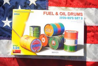 images/productimages/small/fuel-oil-drums-1930-50-s-set-2-miniart-24012-doos.jpg