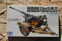 images/productimages/small/german-3.7cm-flak-37-anti-aircraft-gun-with-sd.ah.52-tamiya-35145-doos.jpg