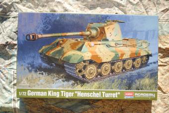 images/productimages/small/german-king-tiger-henschel-turret-academy-13423-doos.jpg