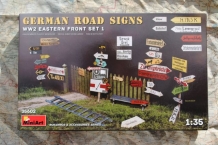 images/productimages/small/german-road-signs-ww2-eastern-front-set-1-mini-art-35602-voor.jpg