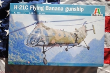 images/productimages/small/h-21c-flying-banana-gunship-italeri-2774-doos.jpg