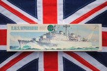 images/productimages/small/h.m.s.devonshire-d02-destroyer-county-class-airfix-03202-3-doos-gebouwd.jpg