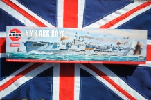 images/productimages/small/hms-ark-royal-airfix-a04208v-doos.jpg