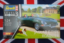 images/productimages/small/jaguar-e-type-roadster-revell-07687-doos.jpg