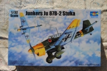 images/productimages/small/junkers-ju-87b-2-stuka-trumpeter-03214-doos.jpg